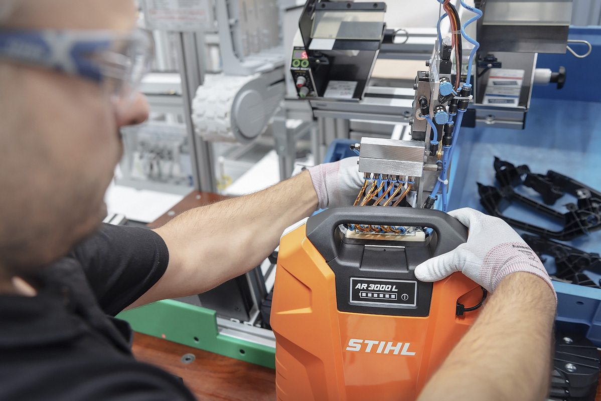 AR 3000L production battery